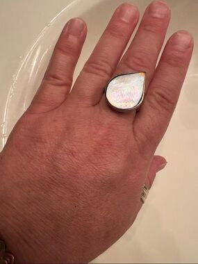 Vintage MOP teardrop ring
